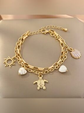 NEW! Gold Turtle Charm Bracelet with White Stone Hearts. Beach bracelet 🐢